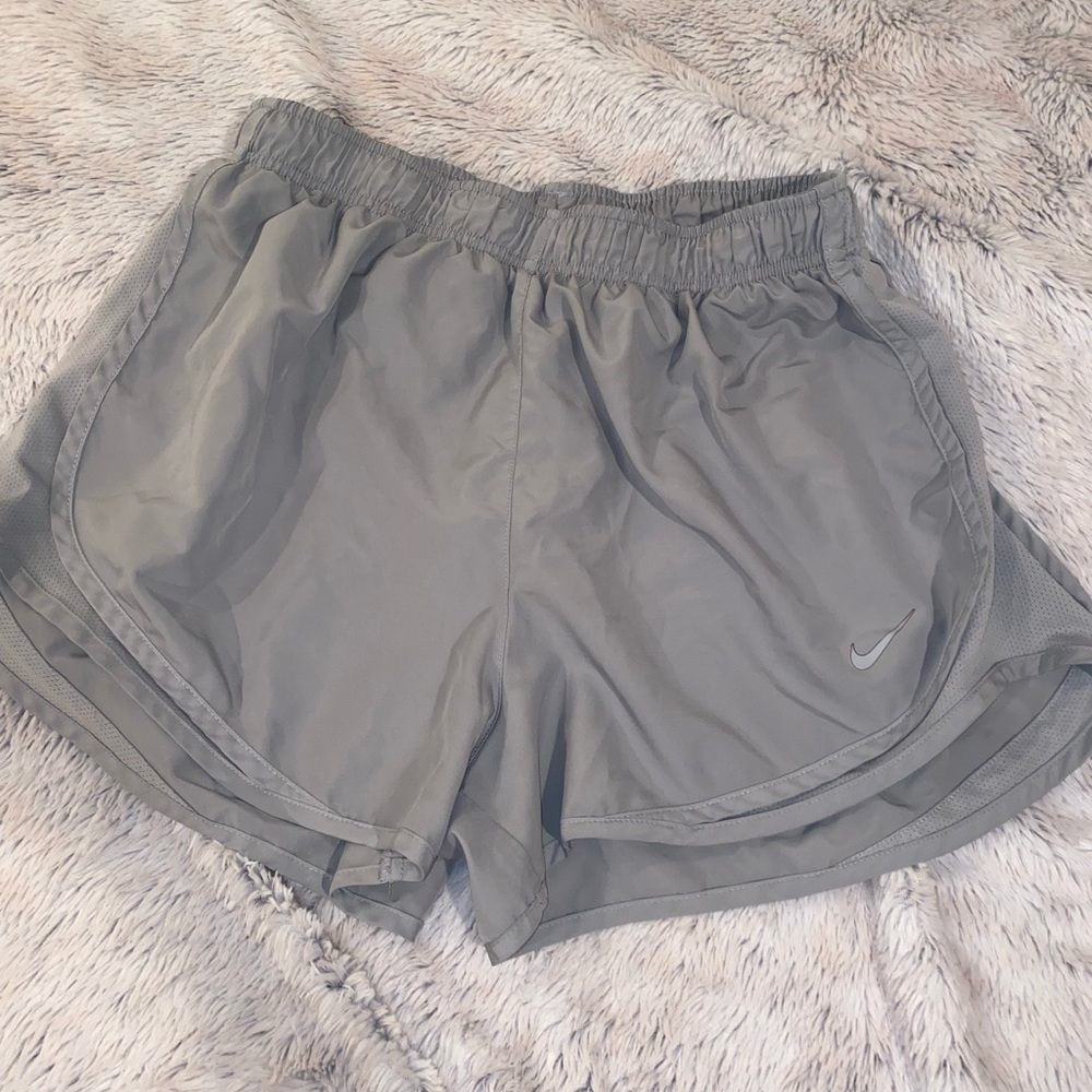 Nike Shorts size Large light grey